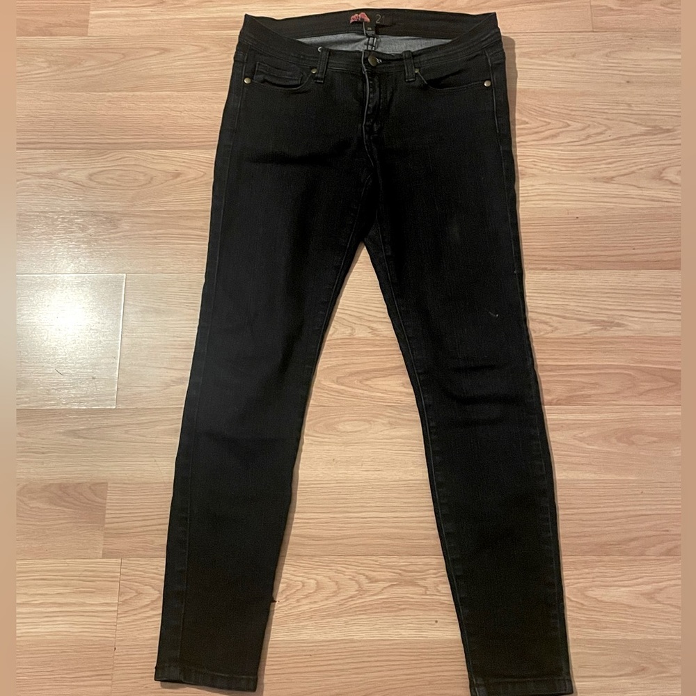 Black forever 21 jeans size 28